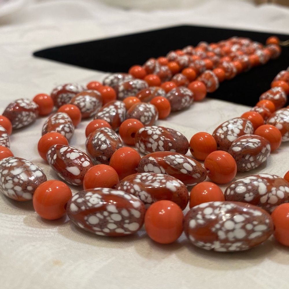 Vintage Four Strand Coral And Art Glass Necklace - Picture 6 of 12